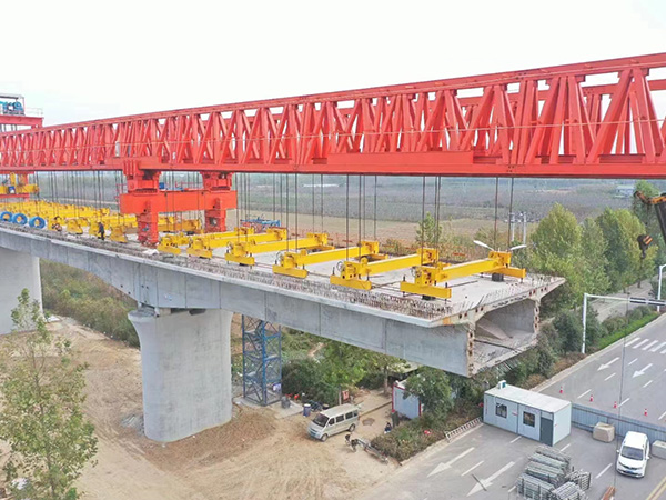 56米2600噸節(jié)段拼架橋機(jī)