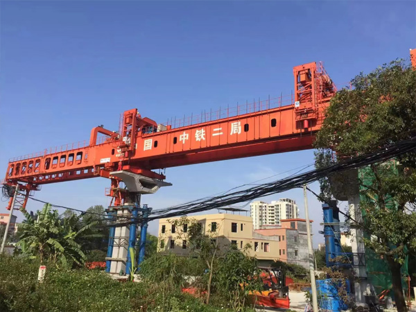 南寧2400噸節(jié)段拼架橋機