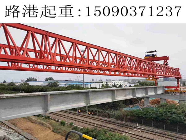 湖北孝感240噸架橋機跨鐵路 湖北孝感240噸架橋機跨鐵路